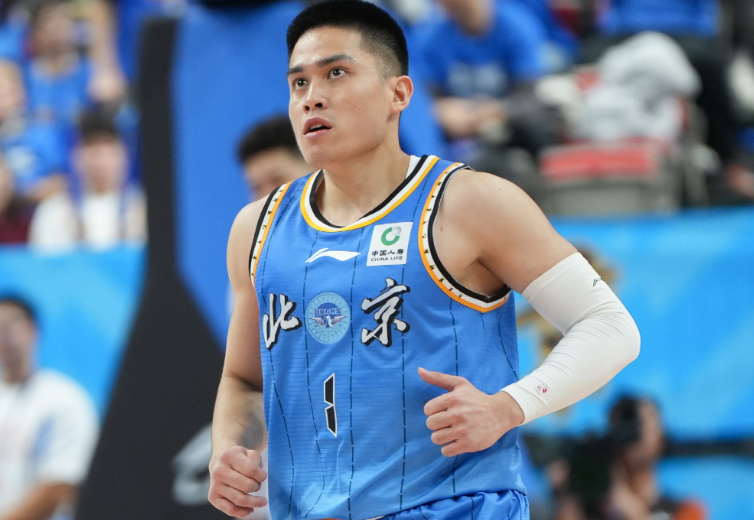 彩票-锁定季后赛！北京狂轰22-0逆转同曦 陈盈骏26+10郭昊文30分